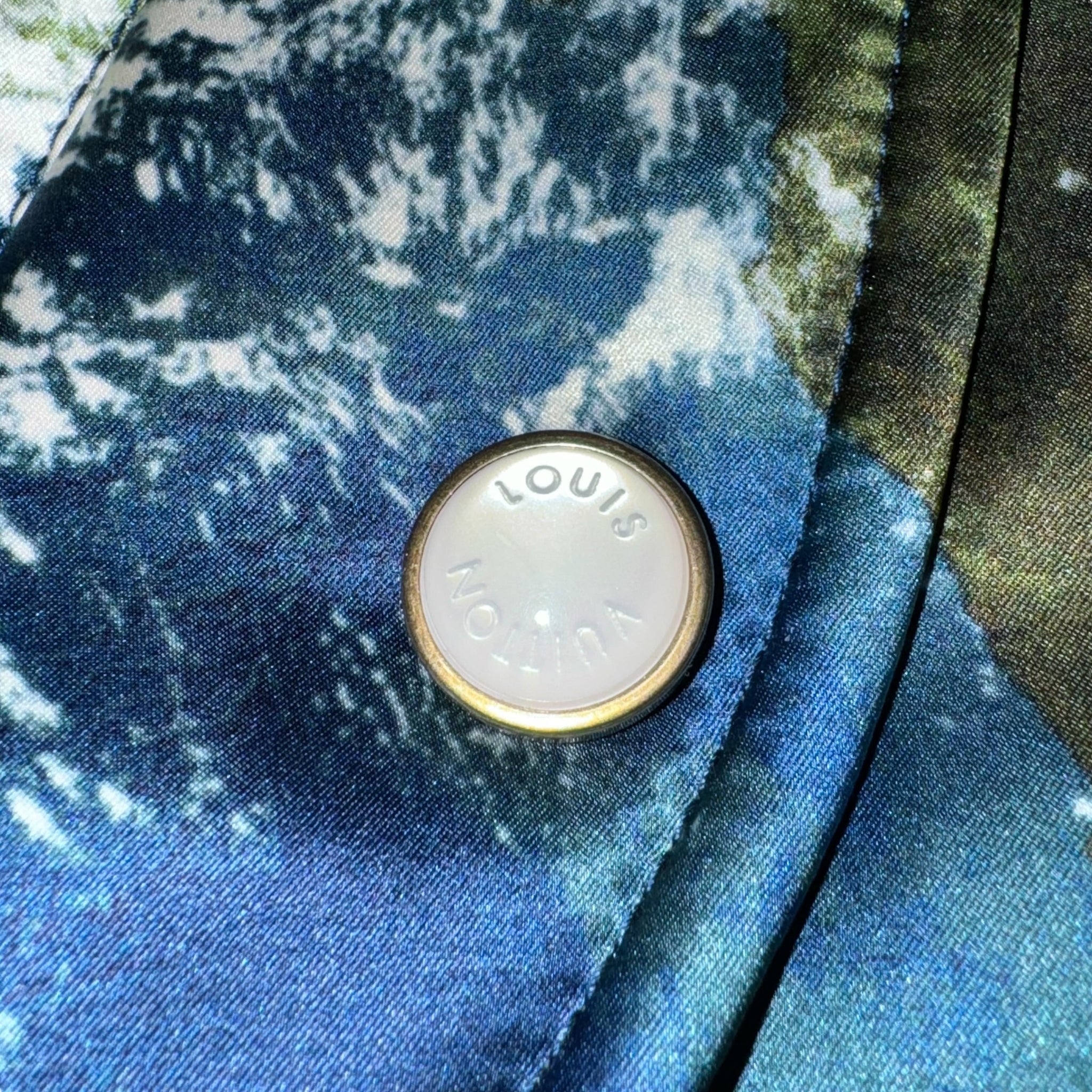 LOUIS VUITTON × Pharrell Williams 2025SS
"Earth Map" Silk Bomber Jacket