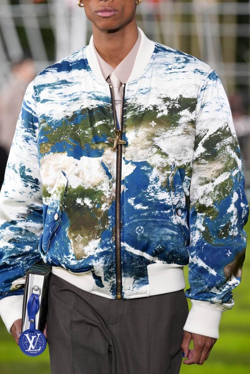 LOUIS VUITTON × Pharrell Williams 2025SS
"Earth Map" Silk Bomber Jacket
