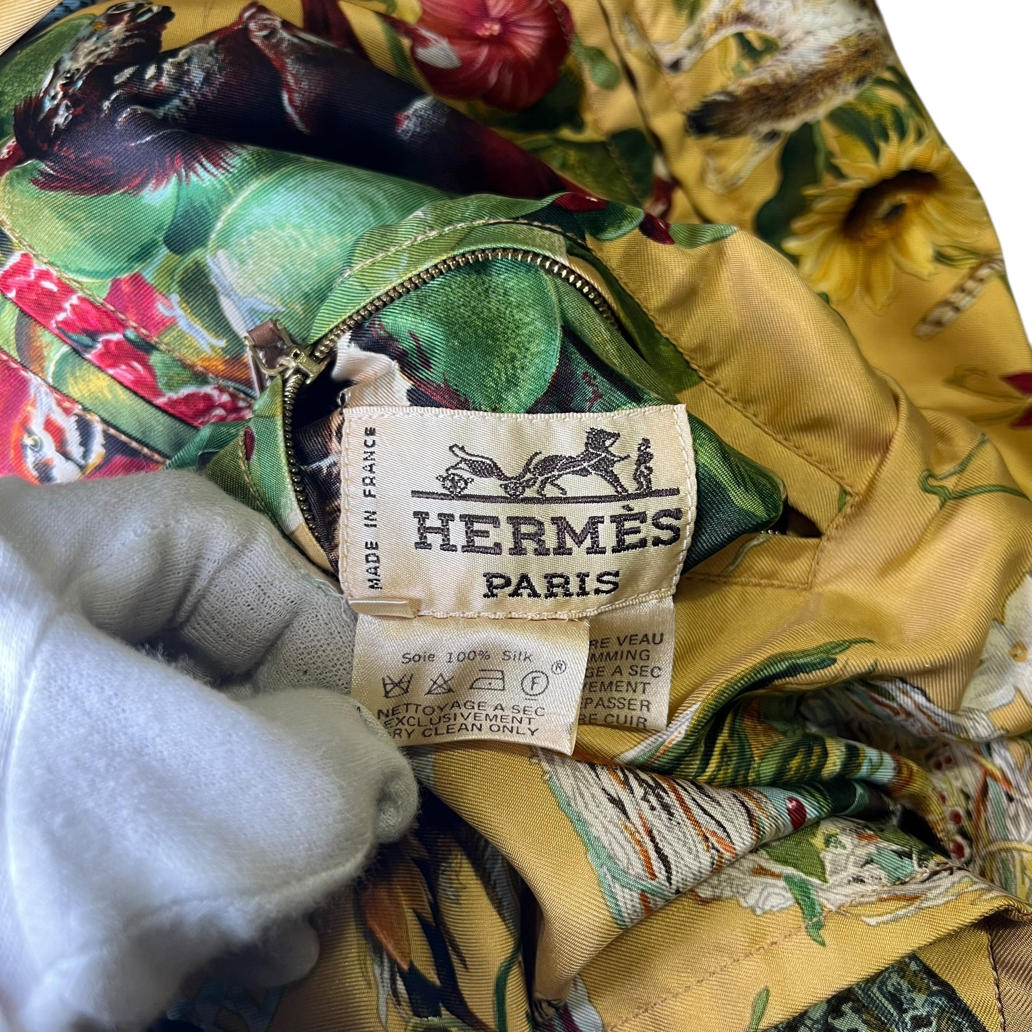 Hermes 1992 Hermes Rare historical silk r Reversible - Art by kermit Oliver
