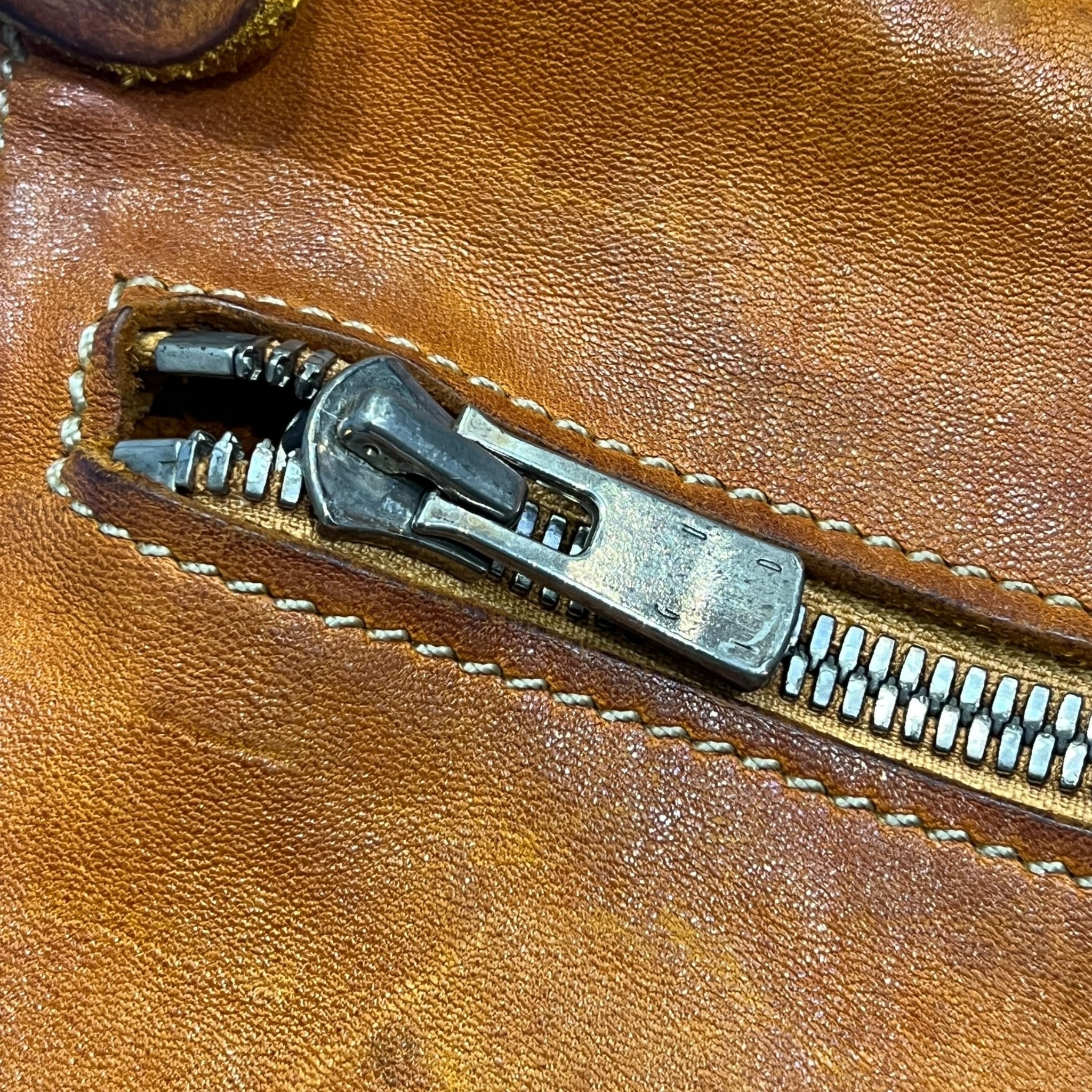 GUIDI Grain Leather Shoulder Bag