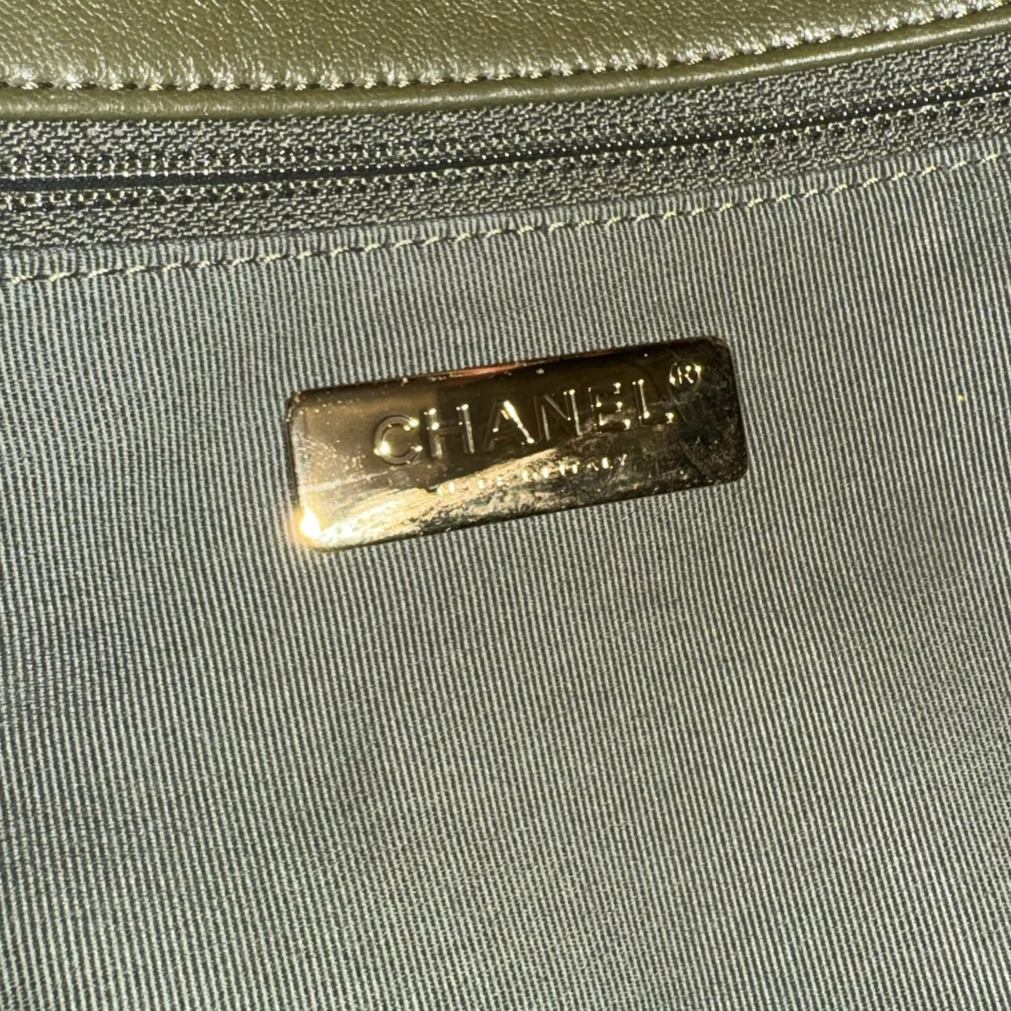 CHANEL Matelassé 19 Chain Shoulder Bag