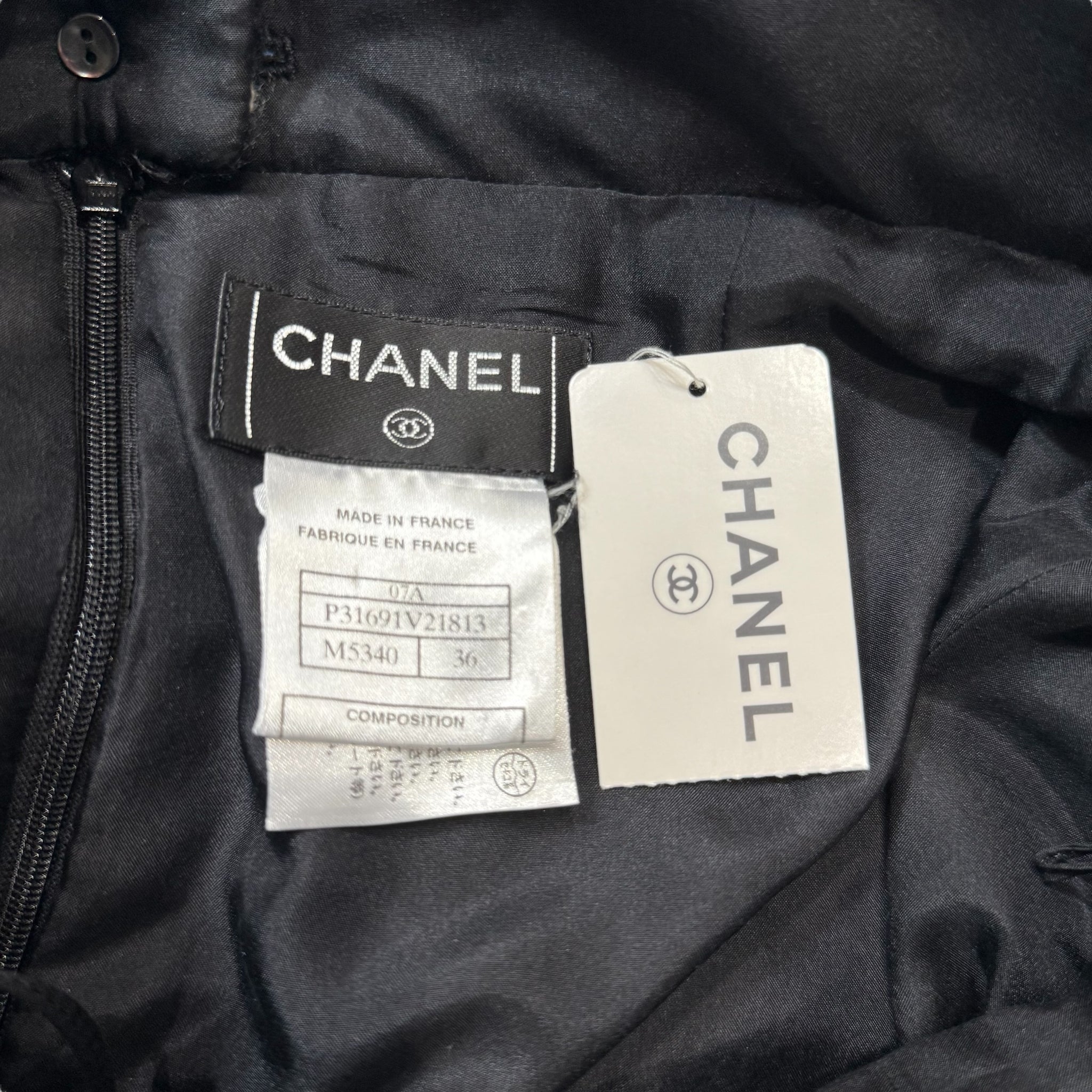 CHANEL Houndstooth Tweed Skirt
