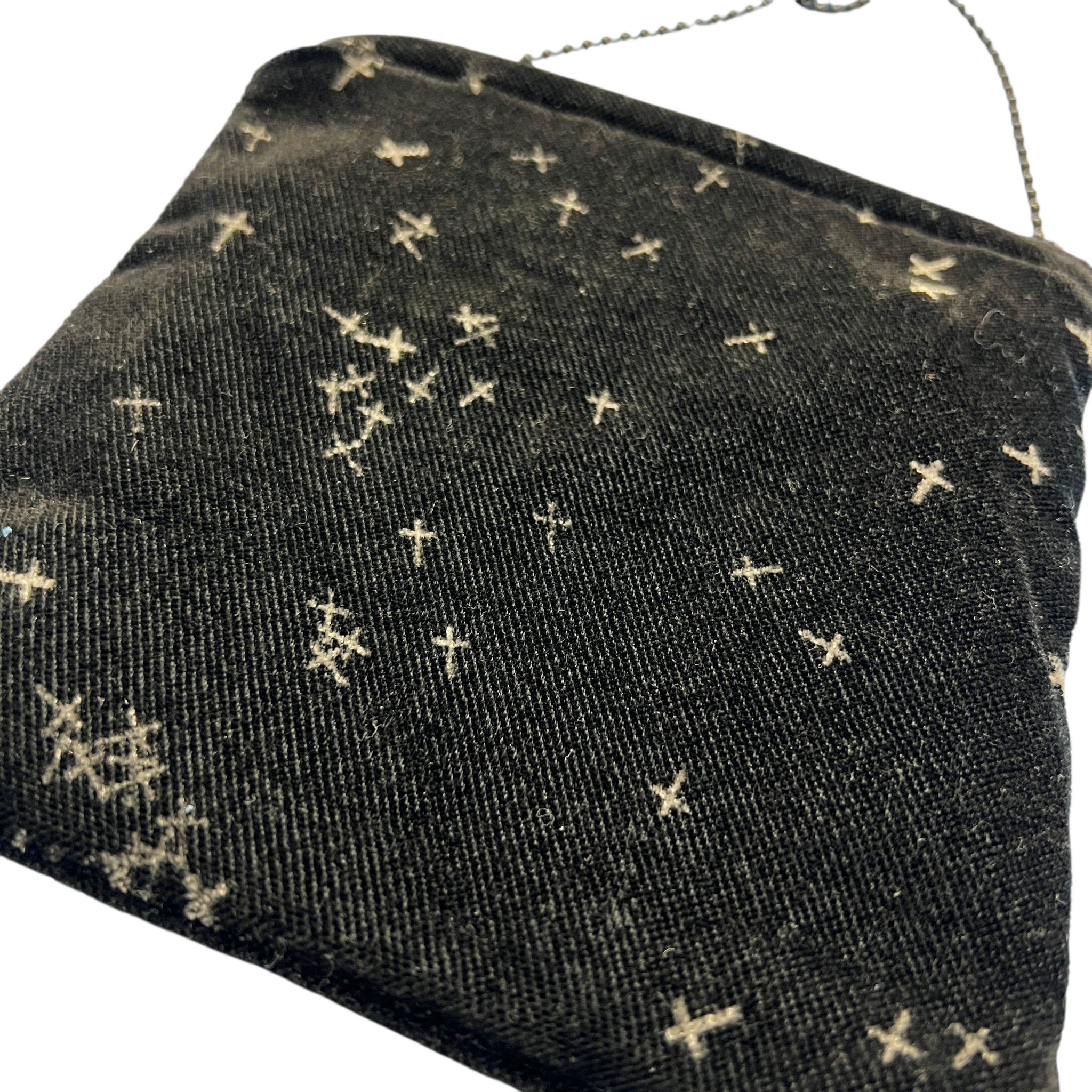 UNDERCOVER UNDERCOVERISM 2010AW "THE WITCHES CELL DIVISION" Cross Stitch Velours Shoulder Pouch