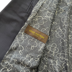 LOUIS VUITTON Men's Fall-Winter 2018 Precollection Pop-up Store Staff Tailored Jacket