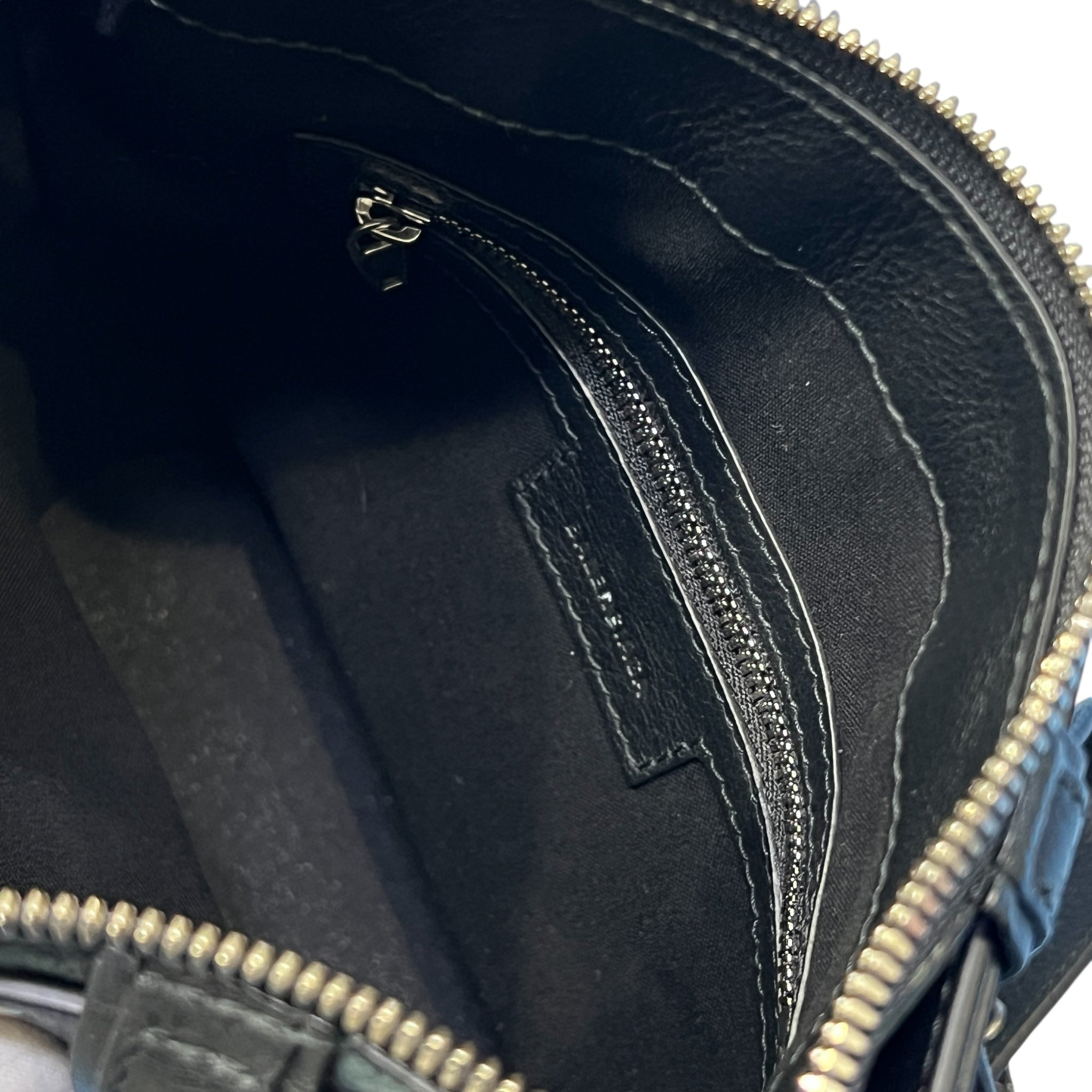 BALENCIAGA 2022 Fall Demna Gvasalia Calfskin Leather Emo Bucket Bag XS Black