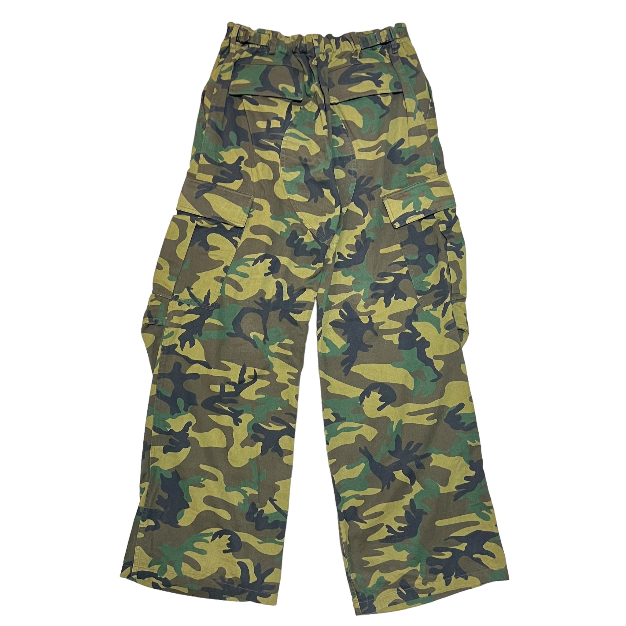 BALENCIAGA 2021 WINTER OVERSIZED CAMOUFLAGE KICK CARGO PANTS