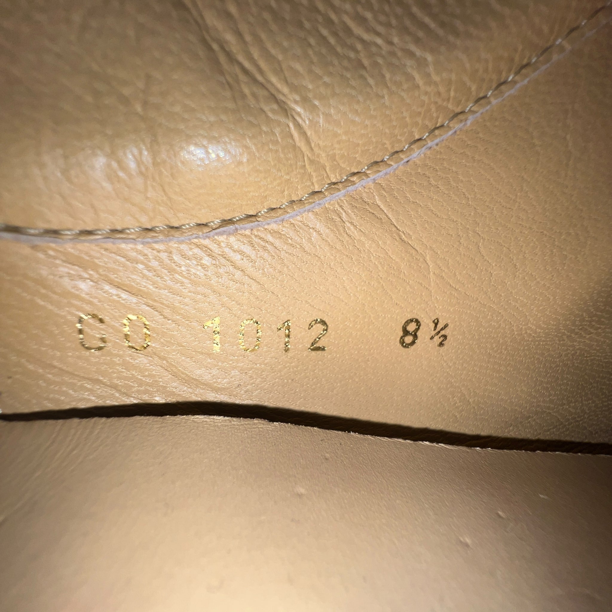 LOUIS VUITTON Suede Low Cut Sneaker