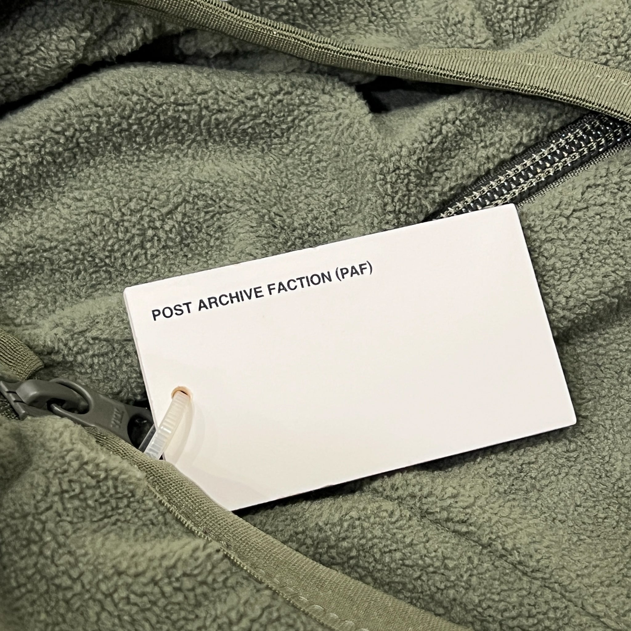 POST ARCHIVE FACTION (PAF) 4.0+ 'CENTER' HOODIE / OLIVE GREEN