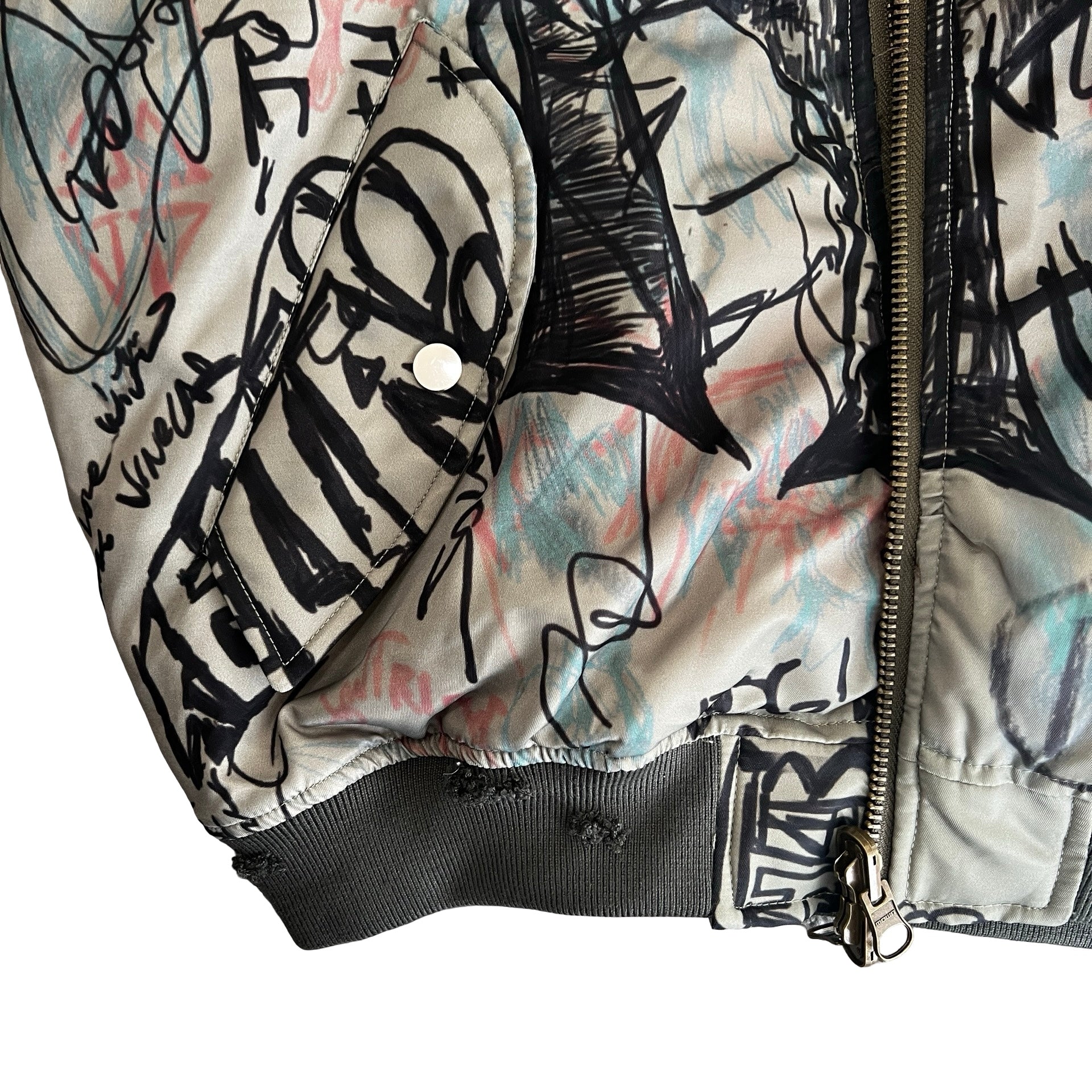 MOWALOLA Graffiti Reversible Bomber Jacket M – SEVENSTARCLOTHING