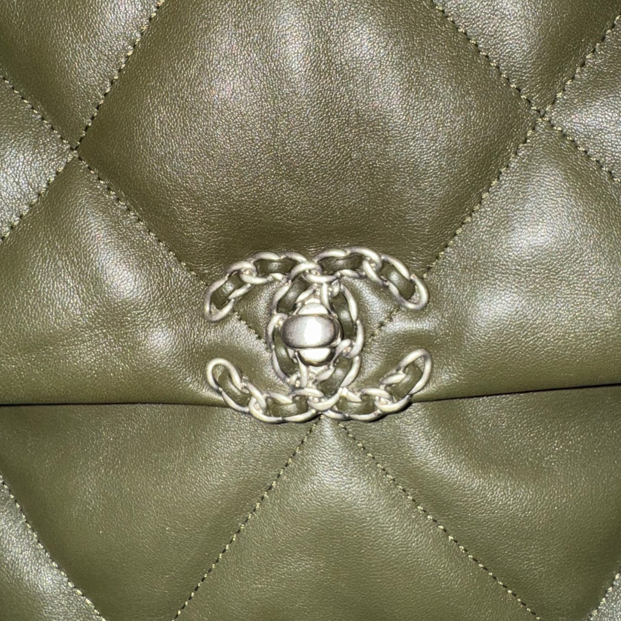 CHANEL Matelassé 19 Chain Shoulder Bag