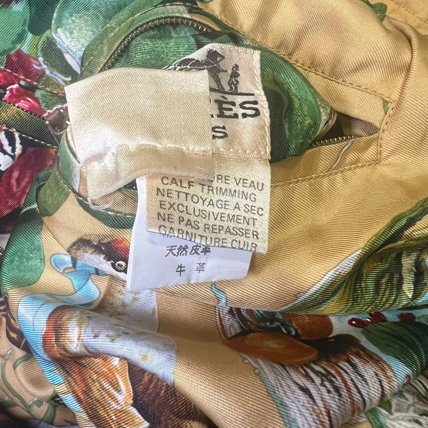 Hermes 1992 Hermes  Rare historical silk r Reversible - Art by kermit Oliver