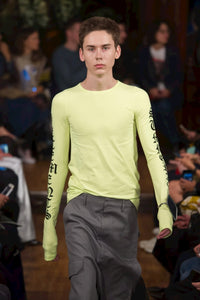 VETEMENTS POUR HOMME TRICOTS SS2016 Arm Logo Printed Long Sleeve T-Shirt